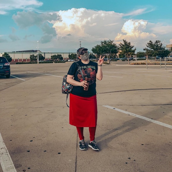 Meet your Posher, Rachel N. 💐 - Picture 6 of 16